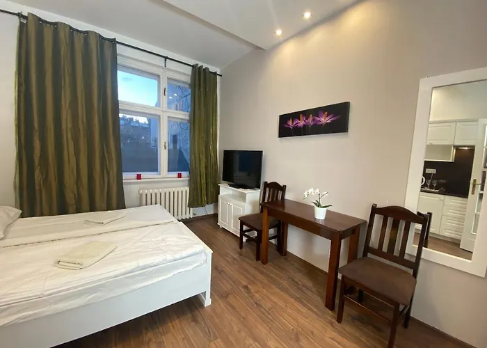 P&j Sw. Krzyza Apartmán *