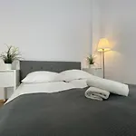 P&j Sw. Krzyza * 크라쿠프