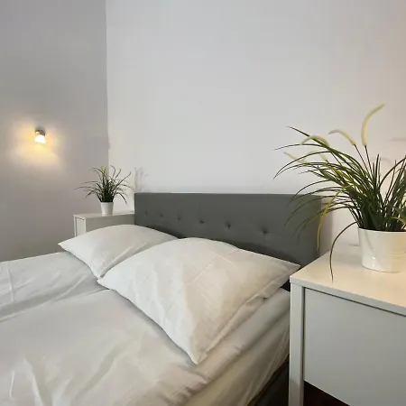 Daire P&j Sw. Krzyza Krakow