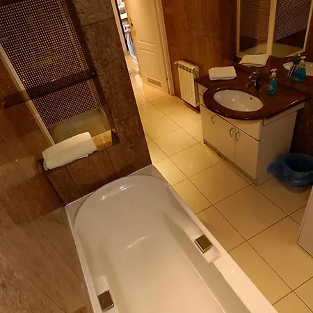 P&j Sw. Krzyza קרקוב