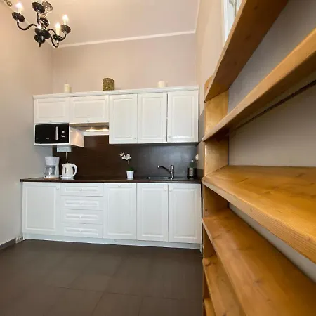 P&j Sw. Krzyza קרקוב